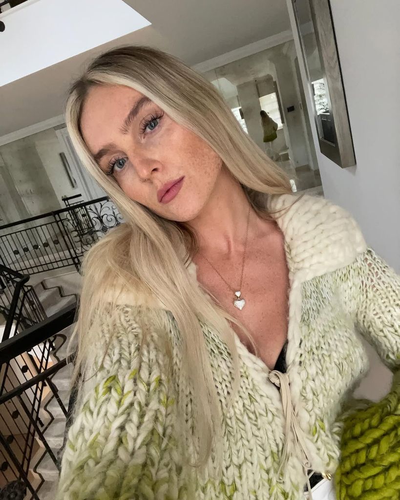 Perrie Edwards staircase