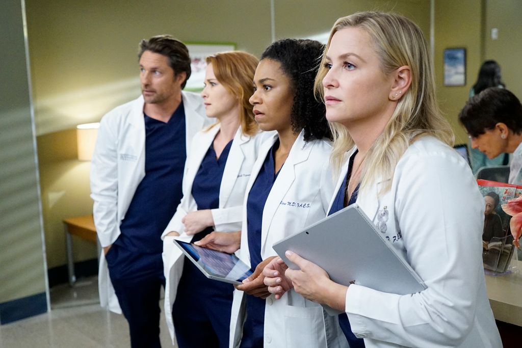 Martin Henderson, Sarah Drew, Kelly McCreary, Jessica Capshaw sur Grey's Anatomy