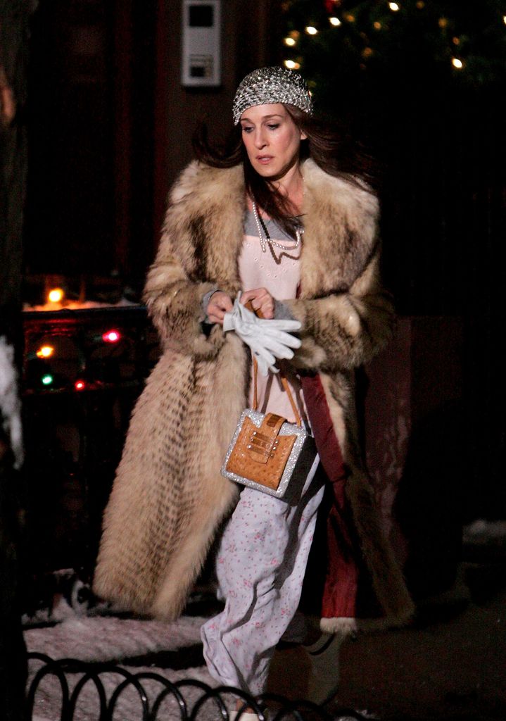 Actress Sarah Jessica Parker on location for "Sex and the City: The Movie" on November 17, 2007 in New York City.