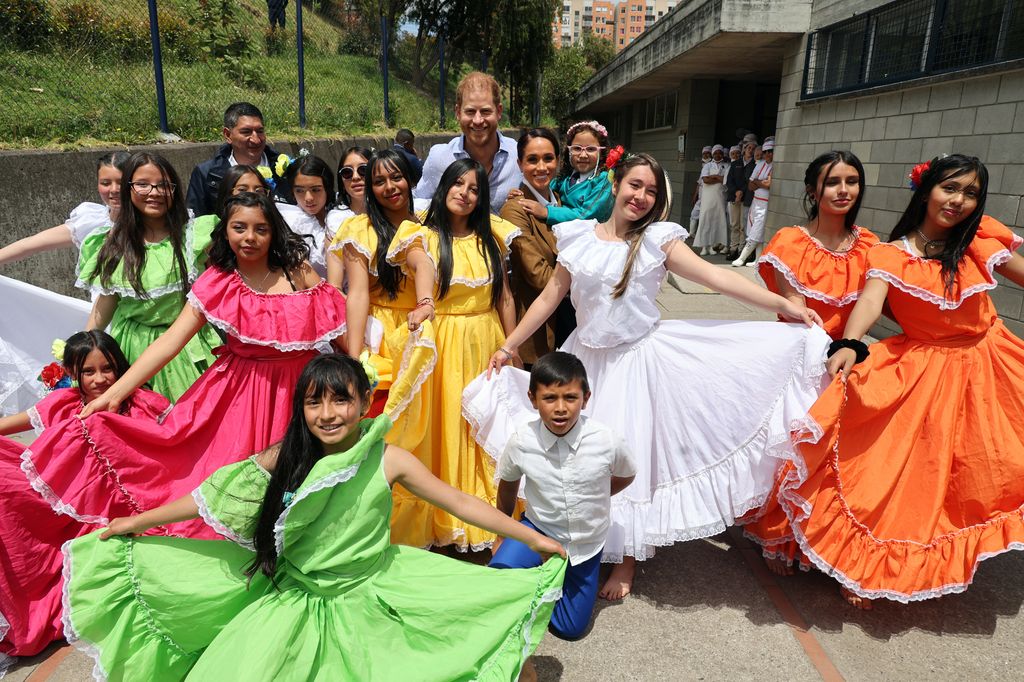 Prince Harry, Duke of Sussex and Meghan, Duchess of Sussex visit Colegio La Giralda during Colombia tour