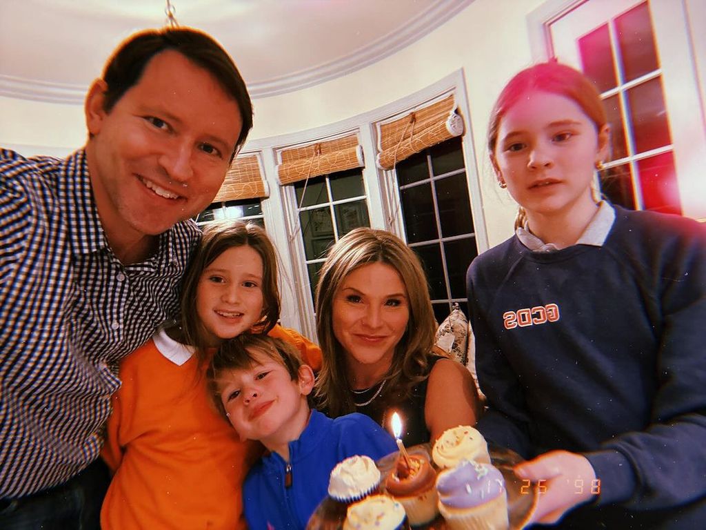 Jenna celebrates her 43rd birthday with family