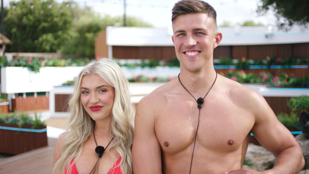 Molly and Mitchel on Love Island