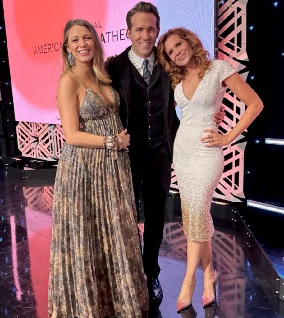 Ryan Reynolds with Blake Lively and her sister, Robyn Lively