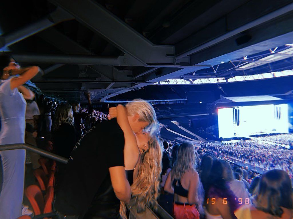 Millie Bobby Brown kisses Jake Bongiovi at a concert