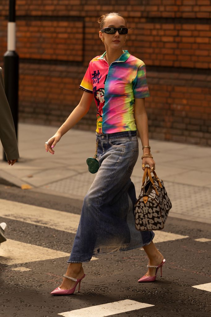 Femme à Conner Ives Rainbow Top