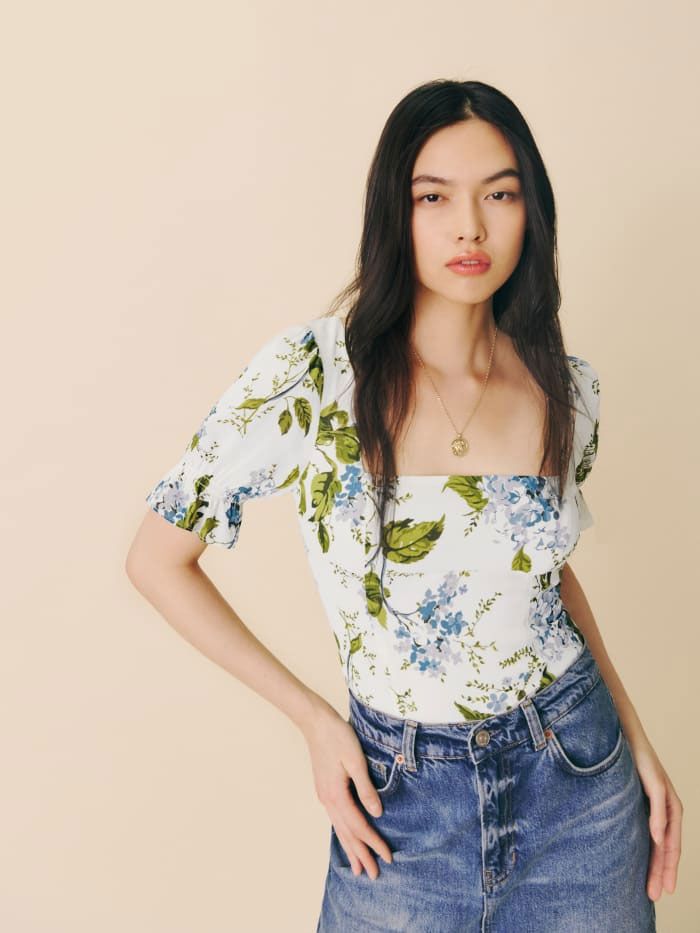 11 pretty tops for women this spring: Florals, pastels, crochet & more cute  styles