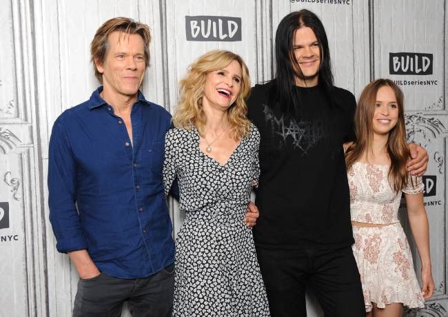 kyra sedgwick kevin bacon son travis sparks reaction