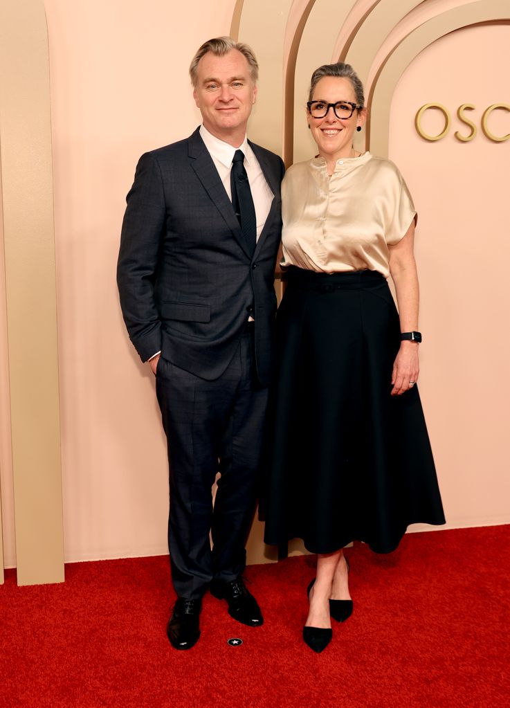 Christopher Nolan e Emma Thomas participam do 96º almoço dos indicados ao Oscar no The Beverly Hilton em 12 de fevereiro de 2024 em Beverly Hills, Califórnia.