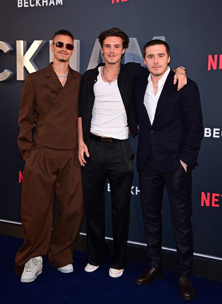 Brooklyn, le frère de Cruz, était absent de la fête en raison de la querelle de famille en cours. 