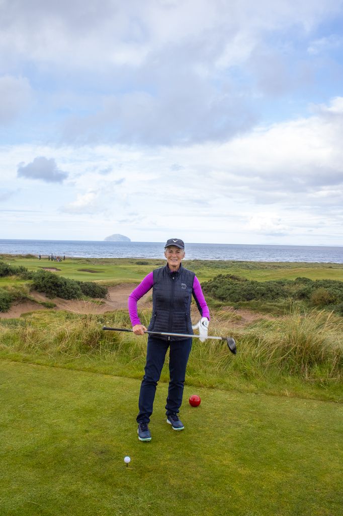 Judy Murray playing golf at trump turnberry