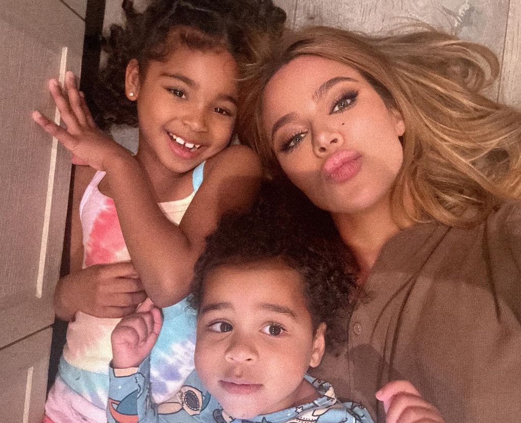 khloe kardashian with kids true and tatum