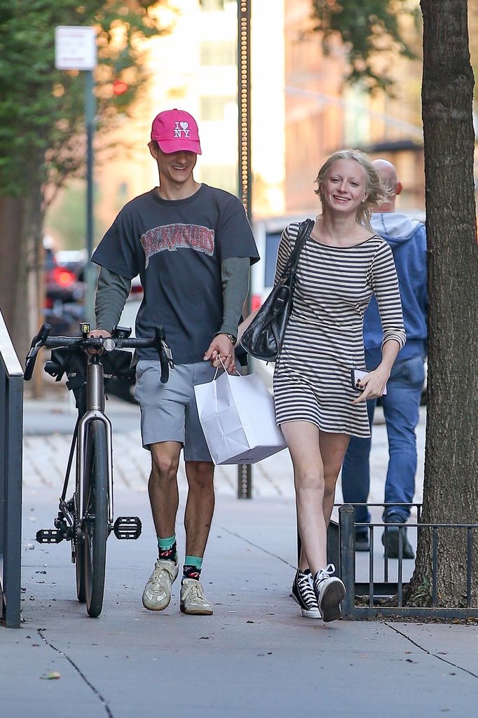kai schreiber walking NYC with man