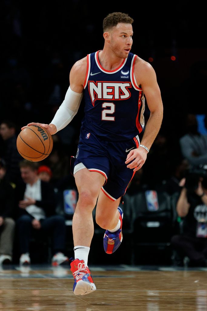 Blake Griffin playing basketball 