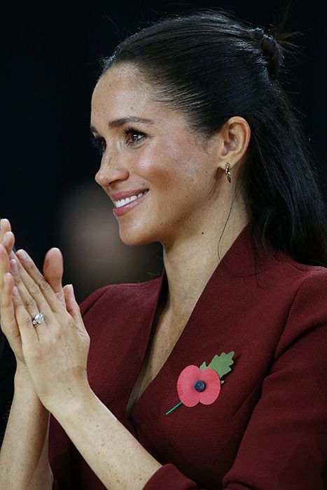 meghan markle maroon blazer