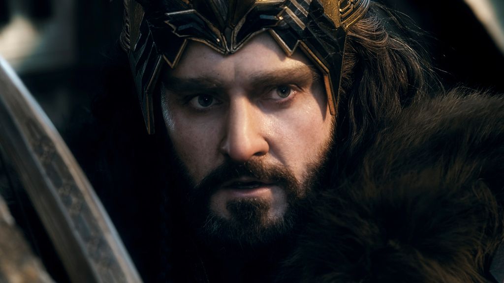 Richard Armitage holding a sword as Thorin Oakenshield 