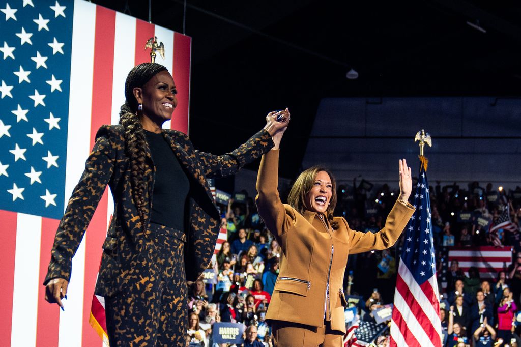 Michelle Obama dengan Kamala Harris