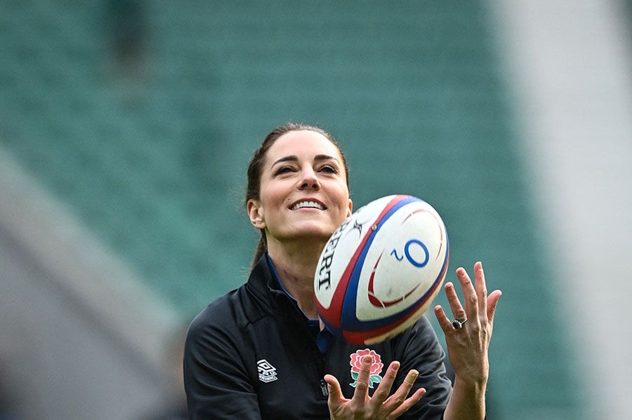 kate middleton rugby catch