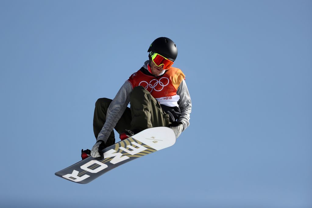 Le Norvégien Mons Roisland participe à la finale de snowboard Slopestyle masculin lors de la deuxième journée des Jeux Olympiques d'hiver de PyeongChang 2018 au Phoenix Snow Park, le 11 février 2018 à Pyeongchang-gun, en Corée du Sud.