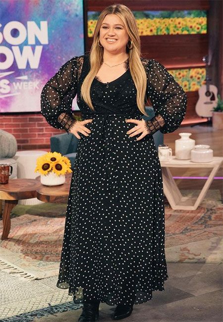 Kelly Clarkson's polka dot lace dress was a $38.50 ASOS sale buy | HELLO!