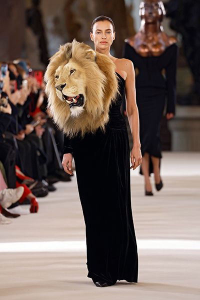 Irina Shayk Lion Head Dress Schiaparelli Runway