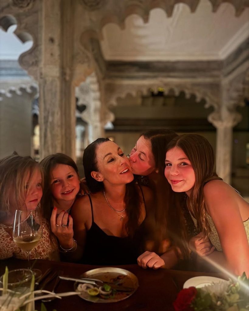 La femme de Jimmy, Michaela, et leurs quatre filles