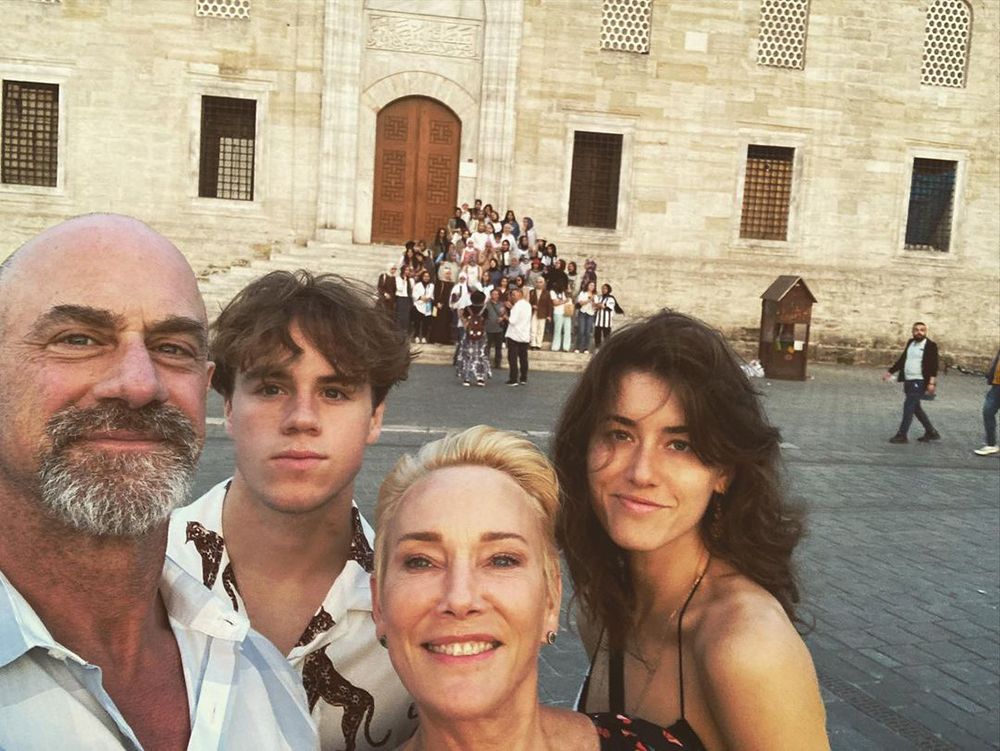 Christopher Meloni with his wife and kids
