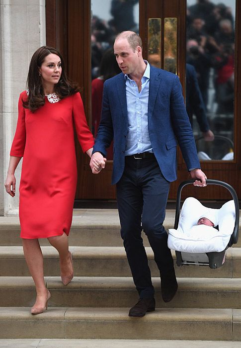 Prince William Kate hold hand leaving hospital