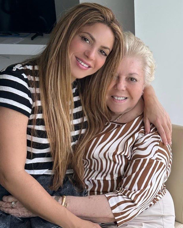 Shakira with her mom Nidia
