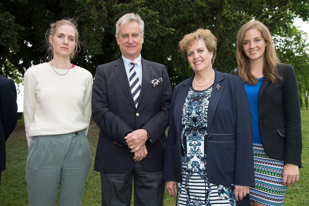 Princess Leopoldine standing with Prince Gundaker, Princess Marie Isabelle and Princess Maria-Immaculata