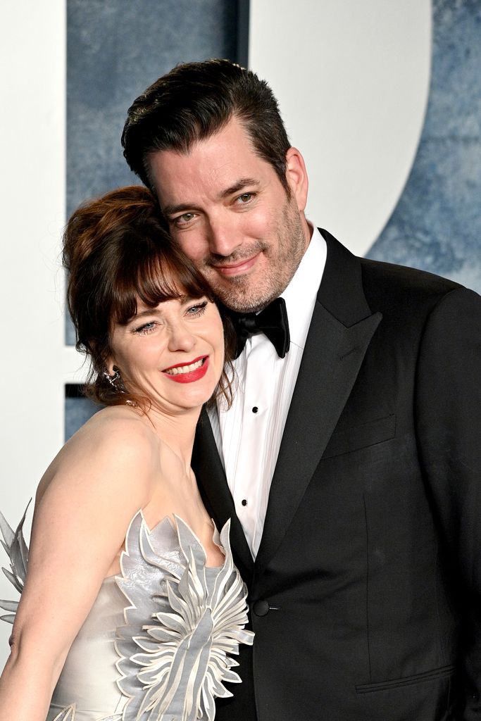 Zooey Deschanel engaged to HGTV's Jonathan Scott: see her unique ring ...