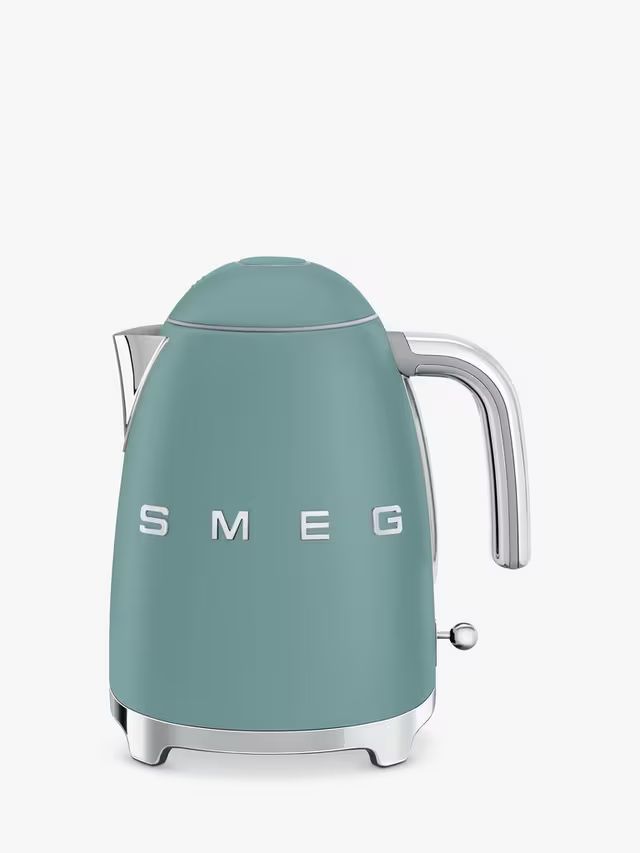 Kettle in Matte Emerald Green smeg