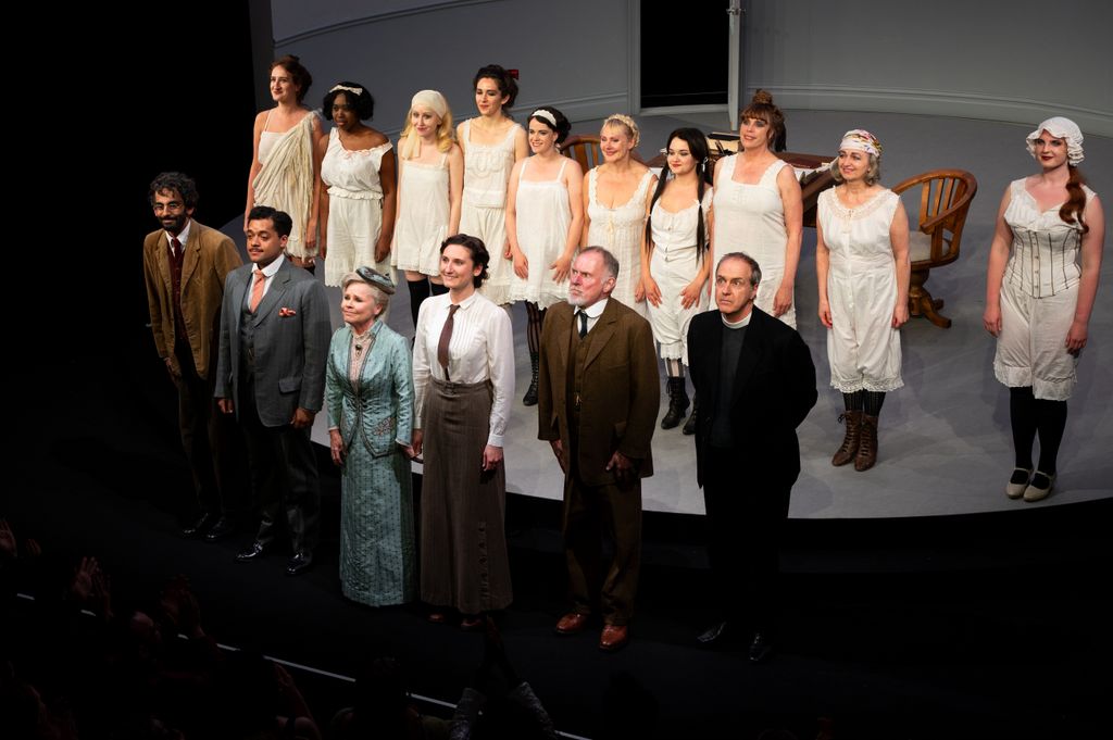 Imelda and Bessie's on-stage collaboration