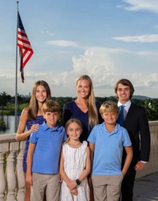 Vanessa and her five children with Don Trump Jr