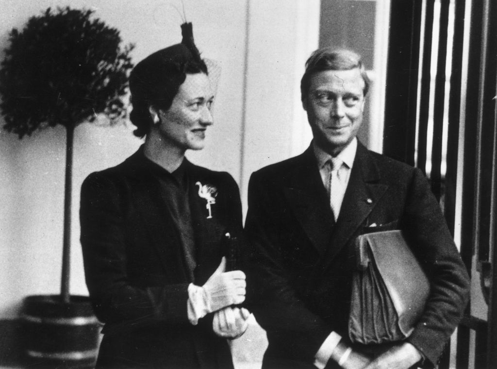 Wallis Simpson holding onto the arm of Edward VIII in Madrid