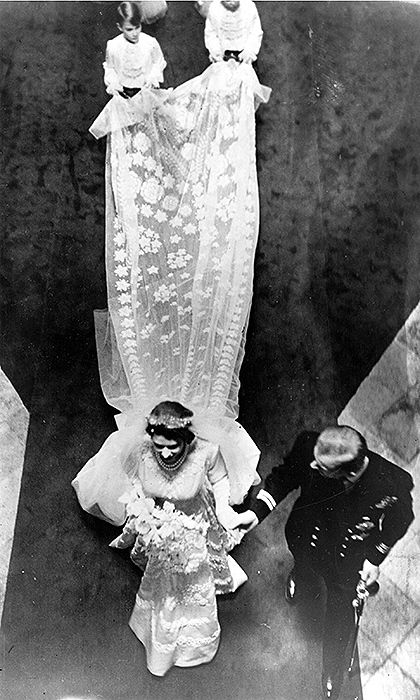 royal wedding queen dress