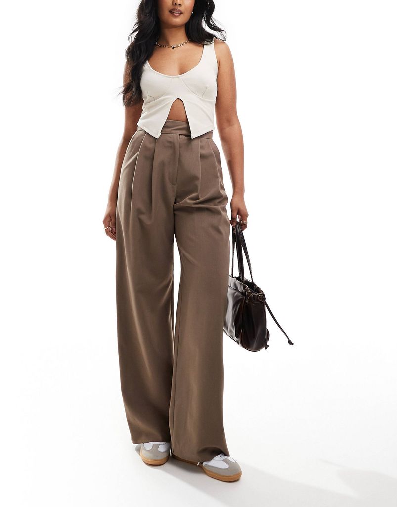 tailored wide leg trouser with pleat detail 