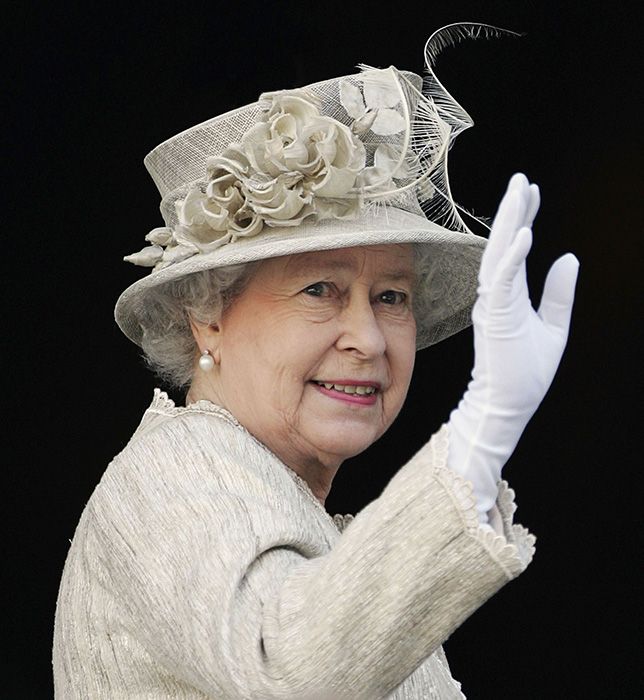the queen gloves