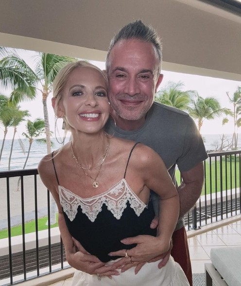 Freddie Prinze Jr. mengungkapkan rahasia khusus untuk pernikahan 22 tahun dengan istri Sarah Michelle Gellar