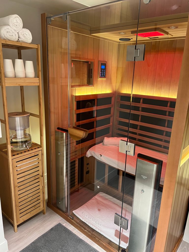 Infrared sauna chamber