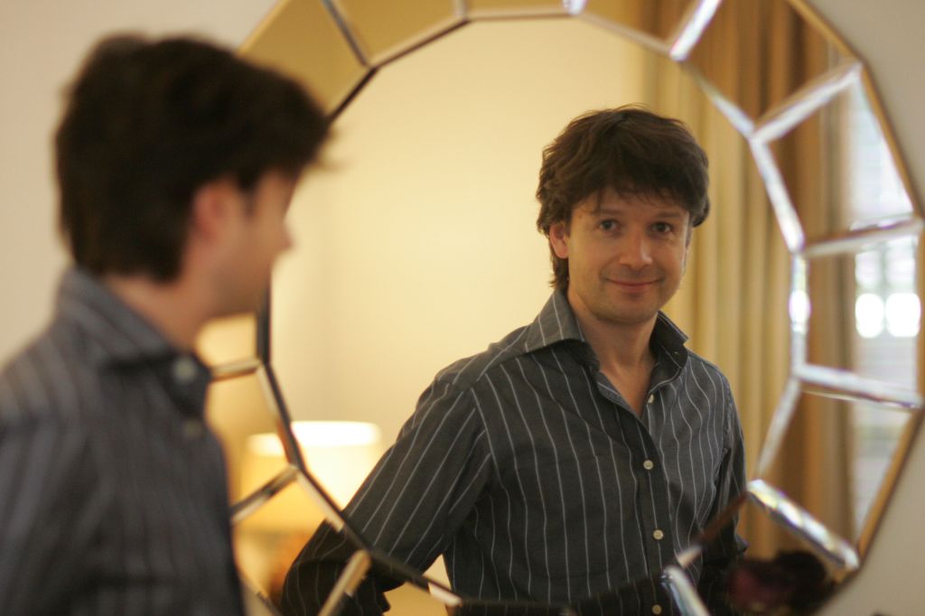 Crédit obligatoire : Photo par Alice Hepple/City Am/Shutterstock (819475q) Quentin Griffiths chez lui à Londres Divers City AM