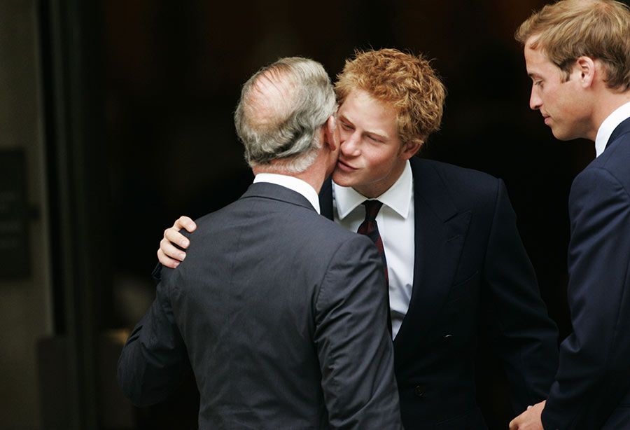 prince harry kiss father charles