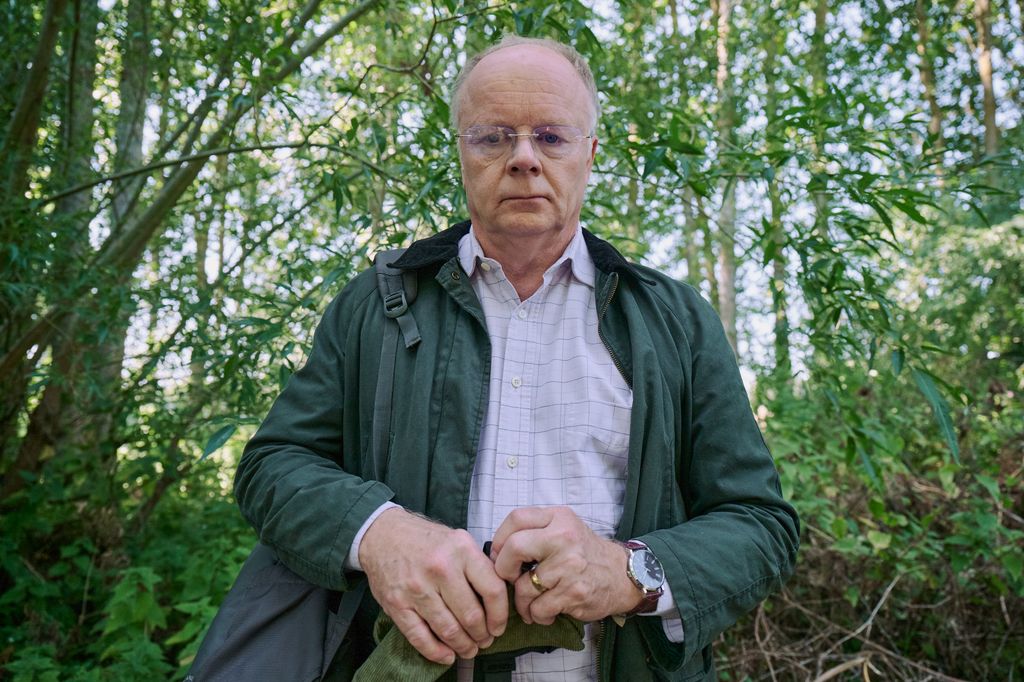 Jason Watkins joue Peter dans Dirty Business