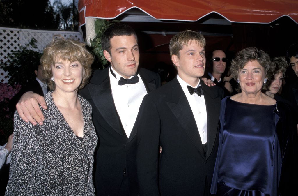 Chris Affleck, Ben Affleck, Matt Damon and mother Nancy Carlson-Paige, 1998