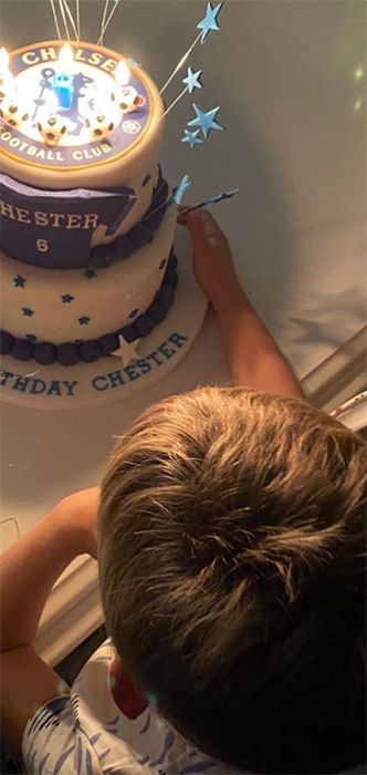 holly willoughby chester chelsea birthday cake