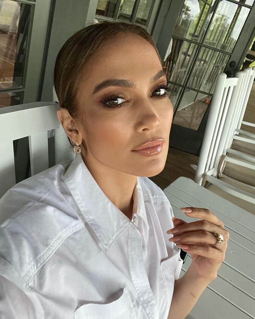 Jennifer Lopez posing with ring