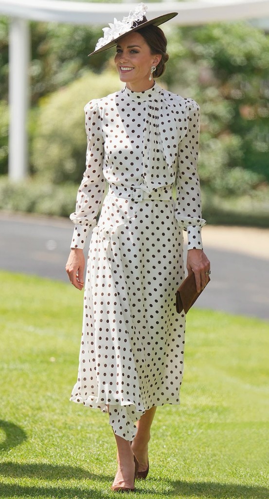 Gaun polkadot Kate Middleton