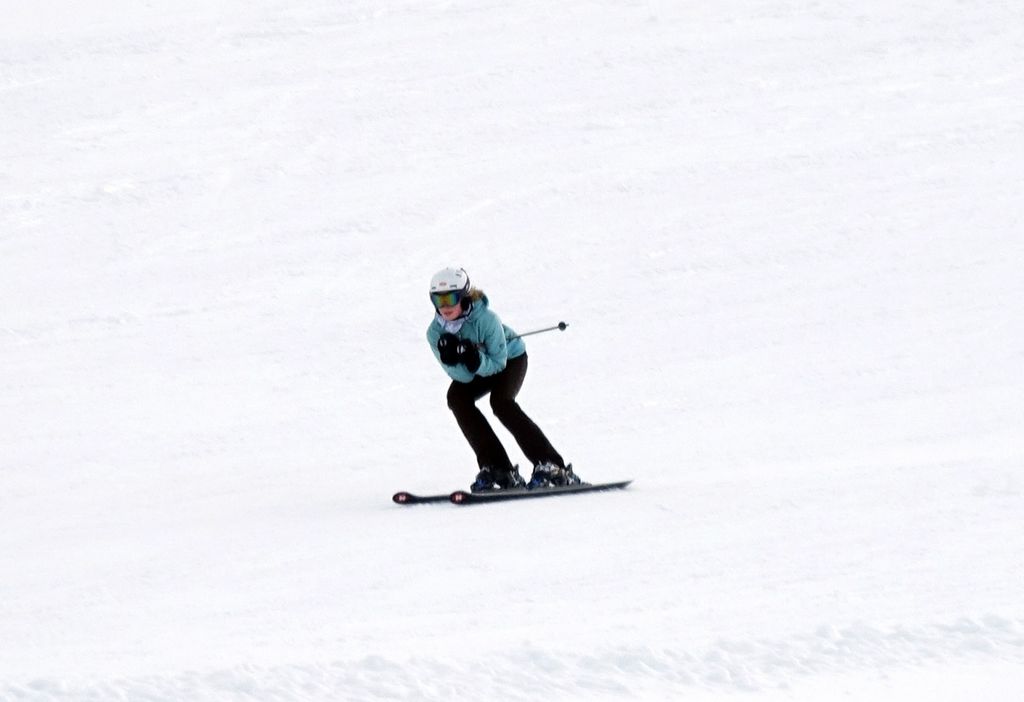 Lady Louise Windsor skiing