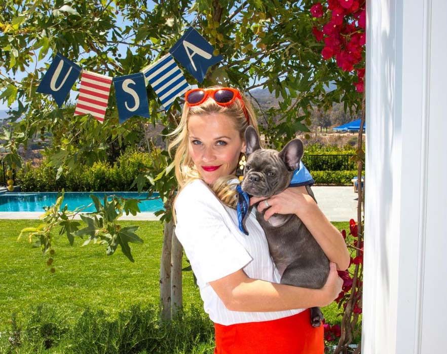 reese witherspoon house garden