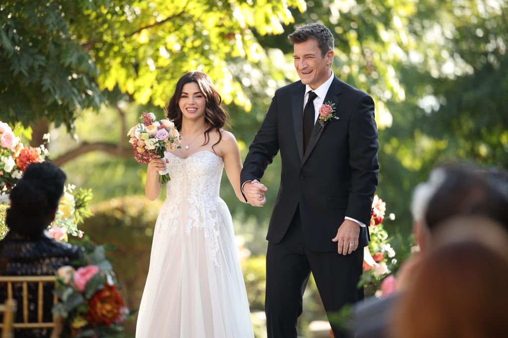 JENNA DEWAN and NATHAN FILLION in The Rookie