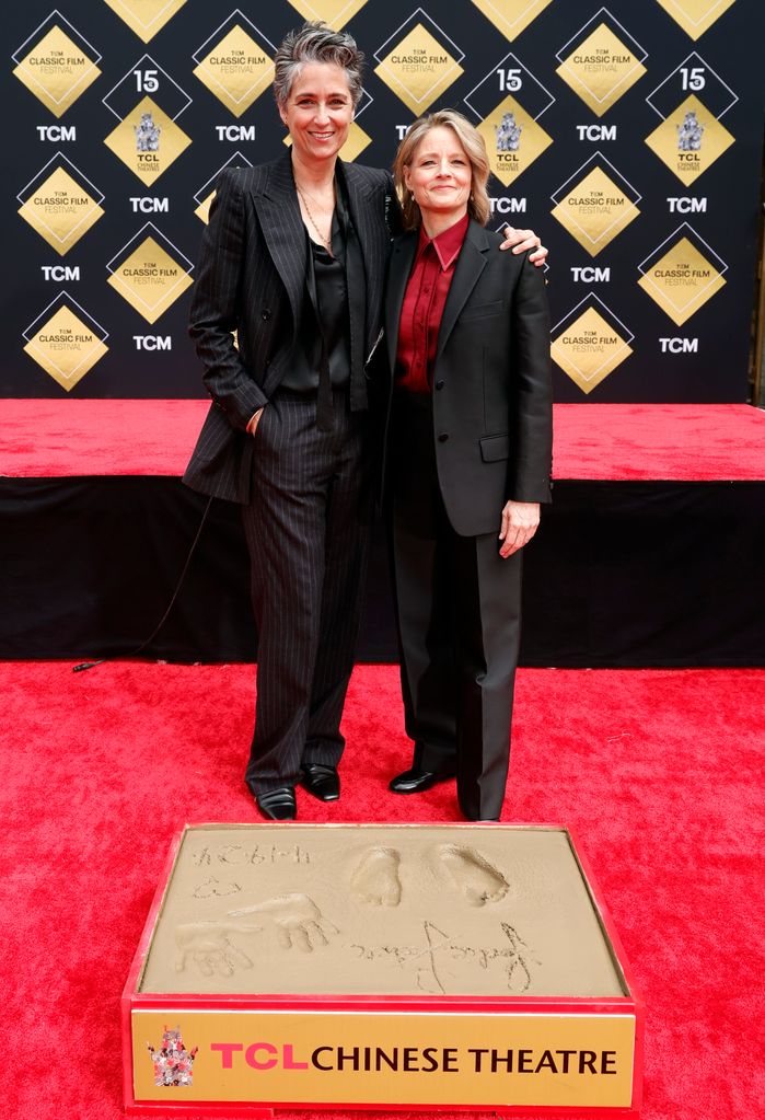 jodie foster alexandra hedison hand and footprint ceremony